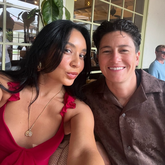 Meet your Posher, Jaye - Picture 1 of 2